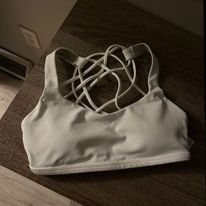 NWT white lululemon free to be wild bra size 2